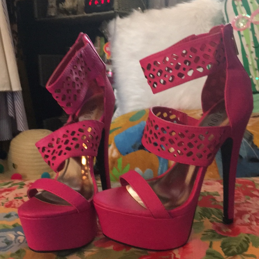 Shoe